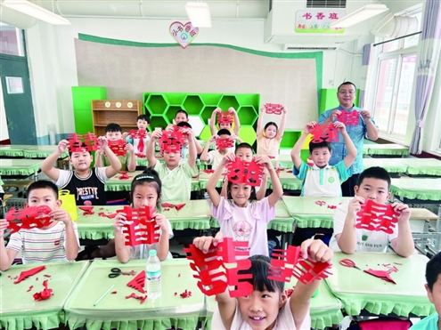 各类丰富的非遗研学活动为青少年带来美好的传统文化体验(资料图)